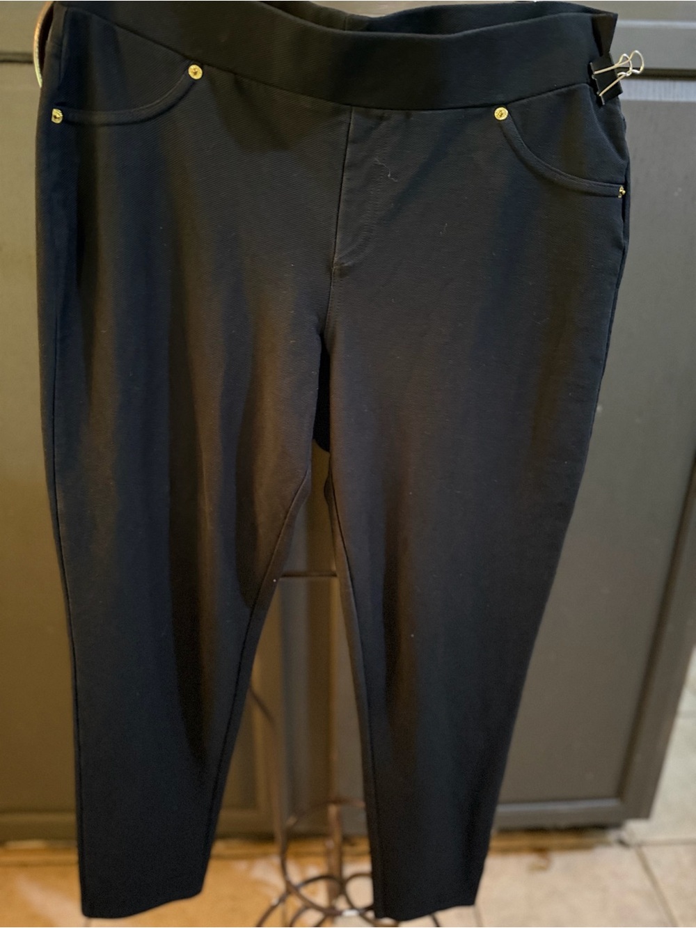 Michael Kors Black Stretch Pants with Gold Accent 1X - Picture 1 of 4